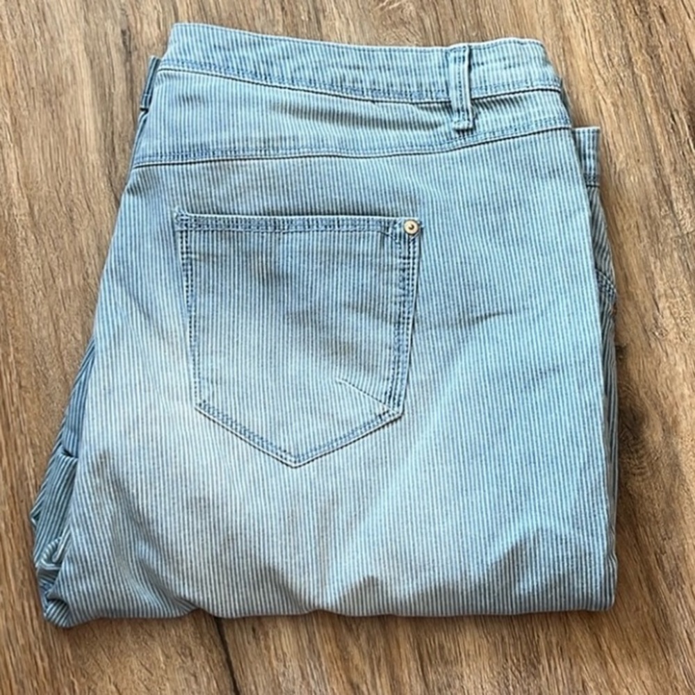 Gloria Vanderbilt Lillian Seer Sucker Skimmer Cropped Jeans Size 22W